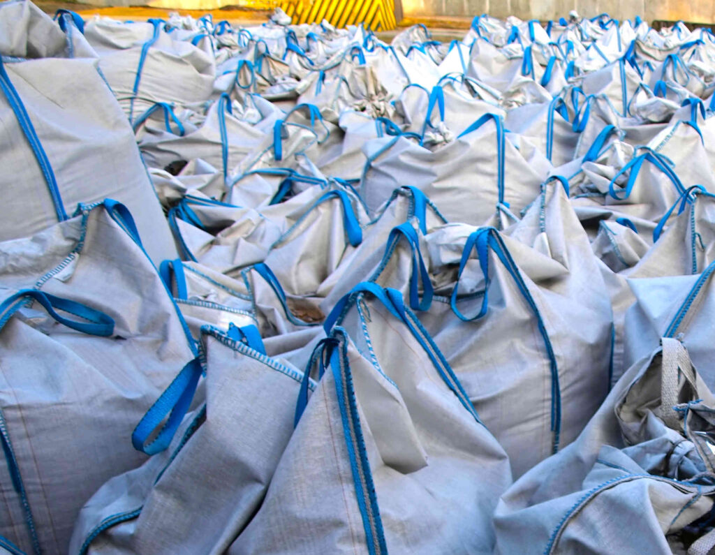 Porady dotyczące prawidłowego składowania worków Big Bag z gruzem